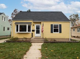 4020 Grant Rd, Kenosha, WI 53142
