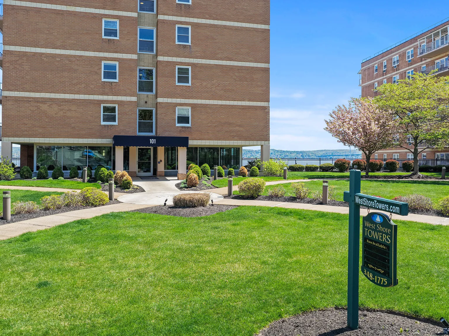 West Shore Towers — Photo 4