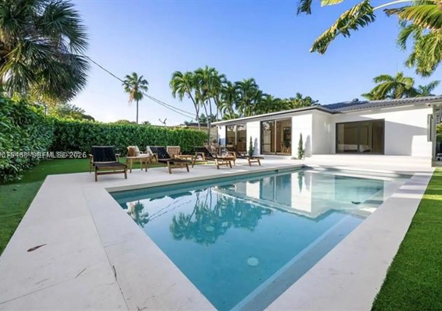 900 W 47th Ct # 900, Miami Beach, FL 33140 — Photo 2