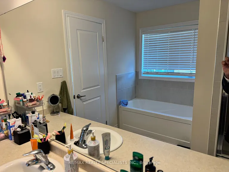 23 Dennis Ave — Photo 6