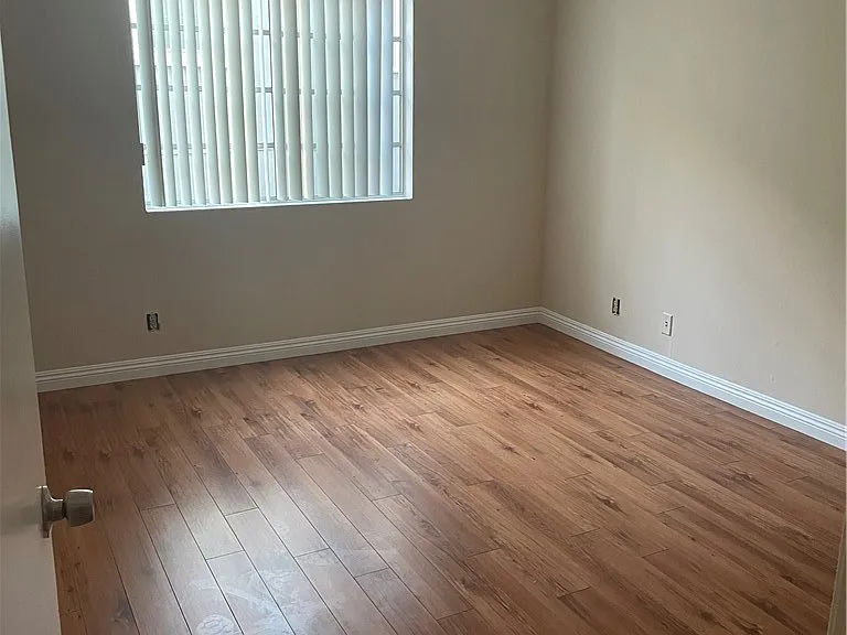 14758 Magnolia Blvd #102 — Photo 10