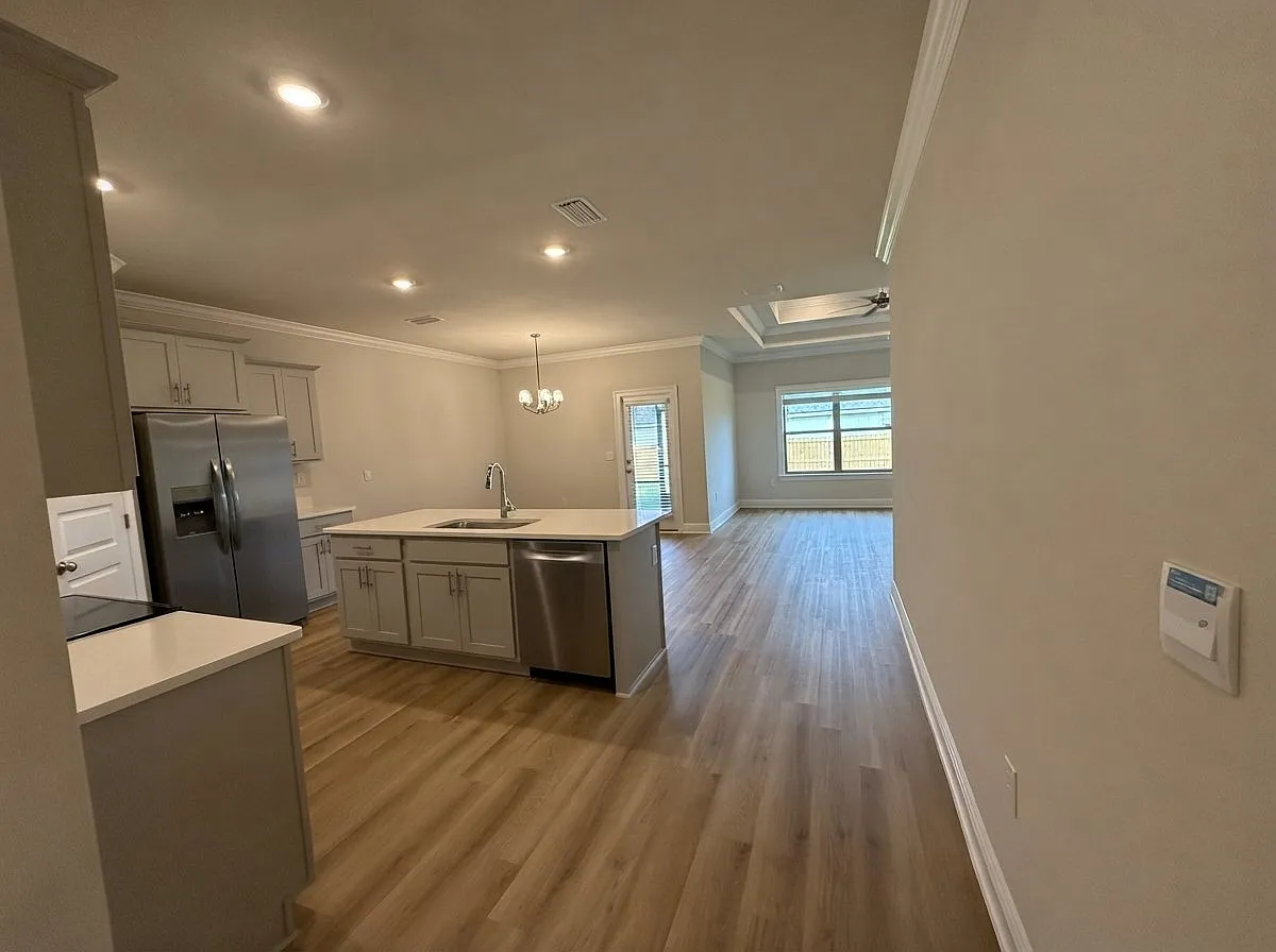 Spacious 4 Bed/2 Bath Single Family Home in Fairhope - $2300/mo — Photo 3