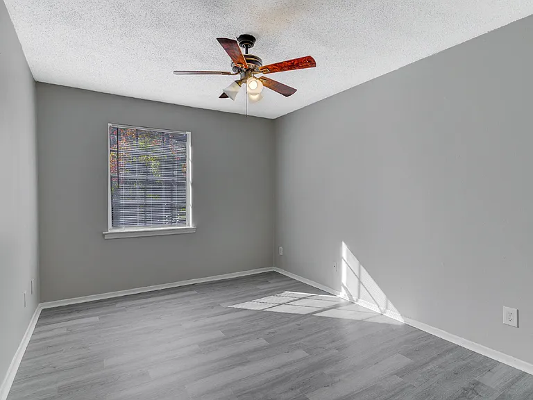 2291 Madison Ave — Photo 9