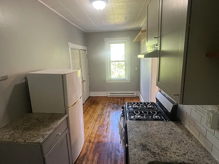 1435 Marshall St NE #3 — Photo 13