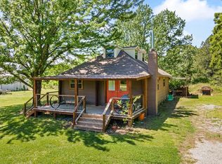 20590 Walker Rd, Siloam Springs, AR 72761