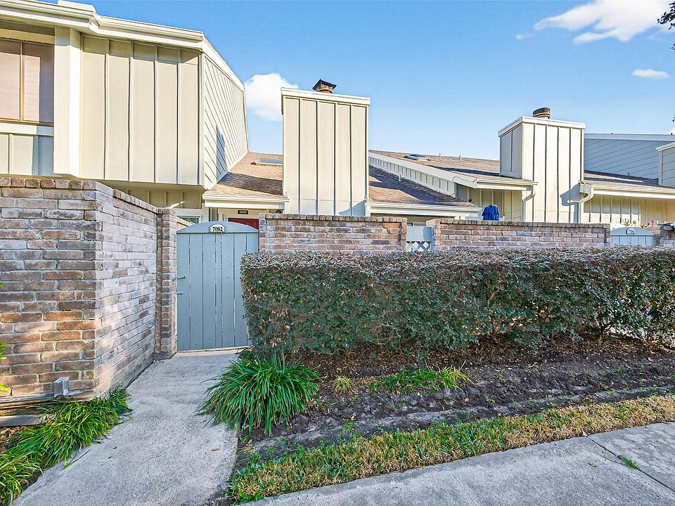 1st image of 7082 Greenway Chase Street