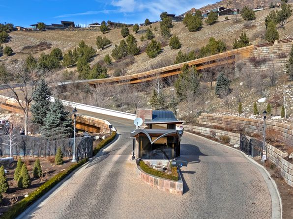 7054 S City View Dr E, Salt Lake City, UT 84121