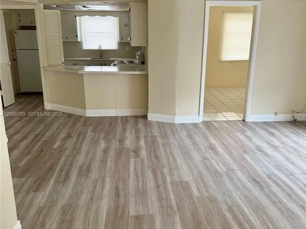 9390 E Bay Harbor Dr #10, Miami Beach, FL 33154