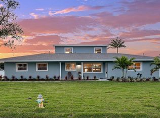 589 79th St S, Saint Petersburg, FL 33707