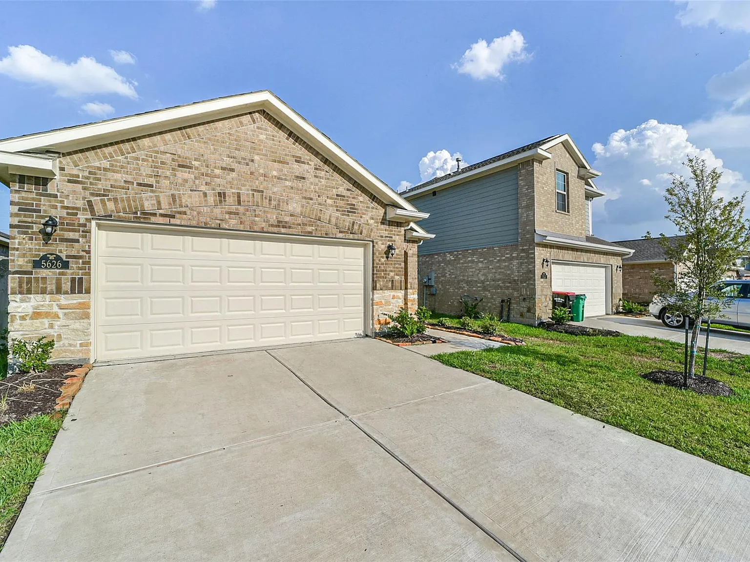 4 bed, 2.0 bath, 1602 sqft, $2,500 — Photo 2