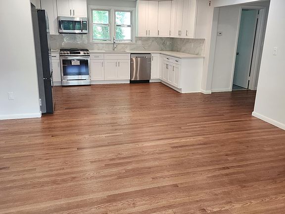 4th image of 220 5th St #23