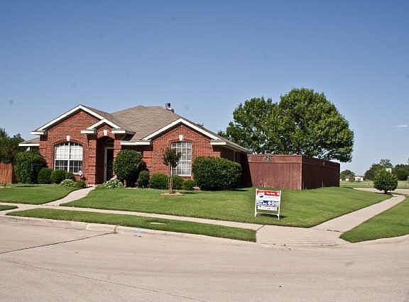 2nd image of 8716 Pinecrest Dr