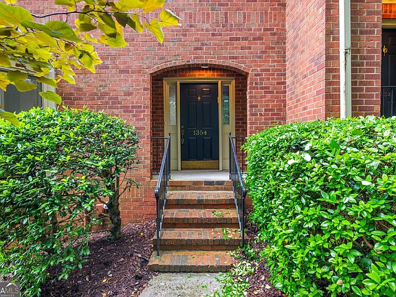 2nd image of 1354 Sheffield Glen Way