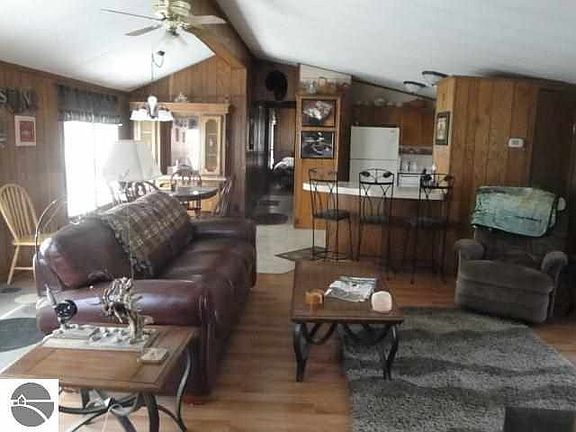 5th image of 5324 Forest Dr NE