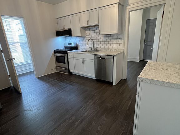 5th image of 214 Ferris St