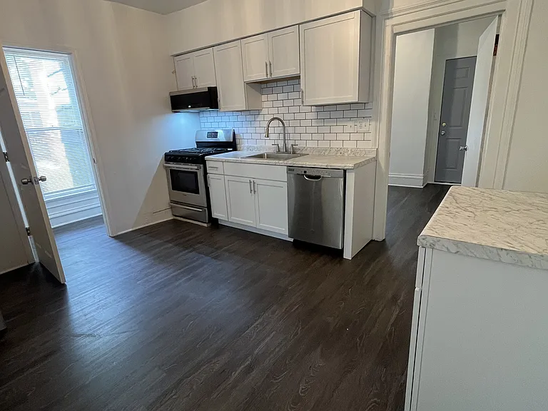 214 Ferris St — Photo 5