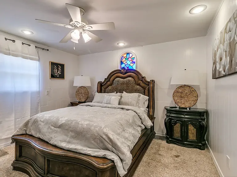 NW 30th Pl — Photo 16