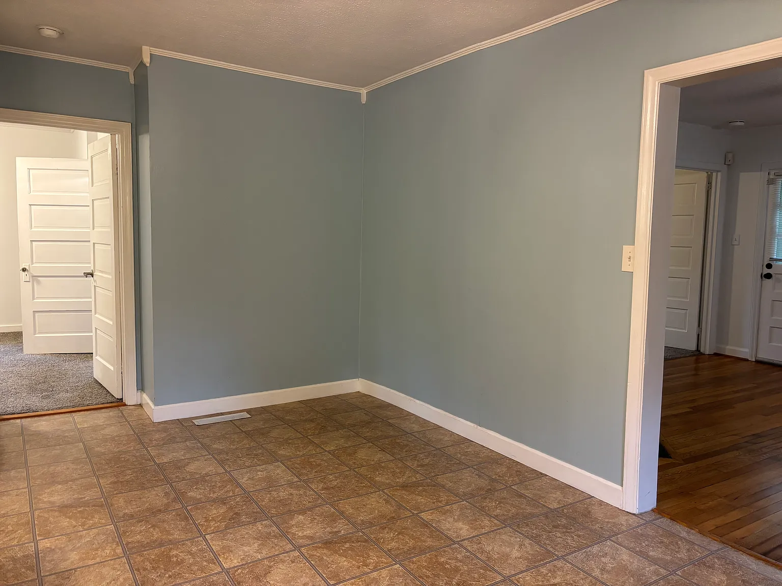 2 bed, $1,900 — Photo 4