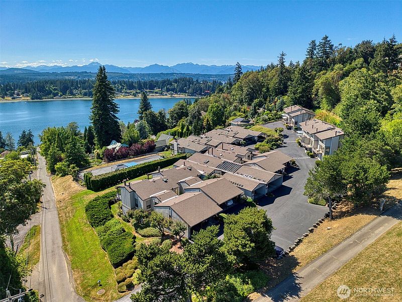 2nd image of 3140 Sahali Drive