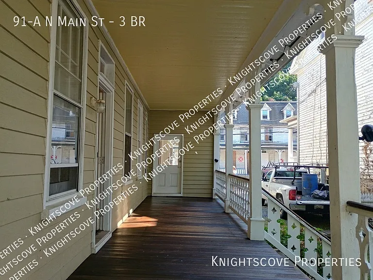 91A N Main St #3 BR — Photo 34