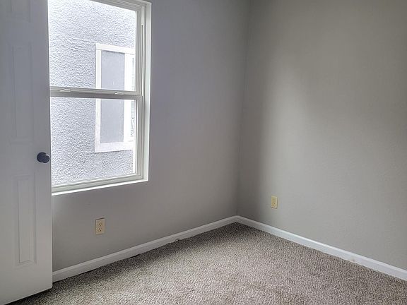 5th image of 3345 Indiana Ave APT B