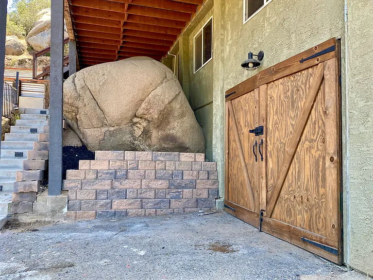 2761 Joan Ln — Photo 16