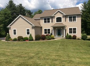 4 Sunrise Ter, Wynantskill, NY 12198