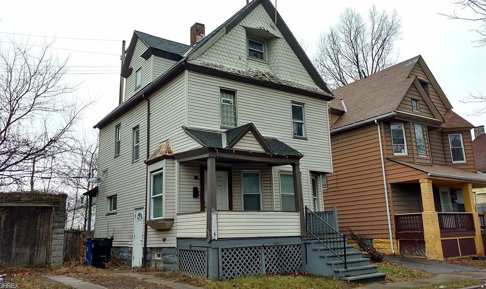 1st image of 1370 E 89th St
