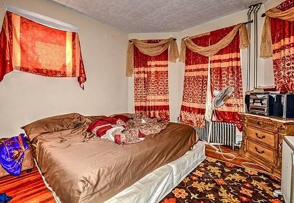 4th image of 476 Huntington Ave