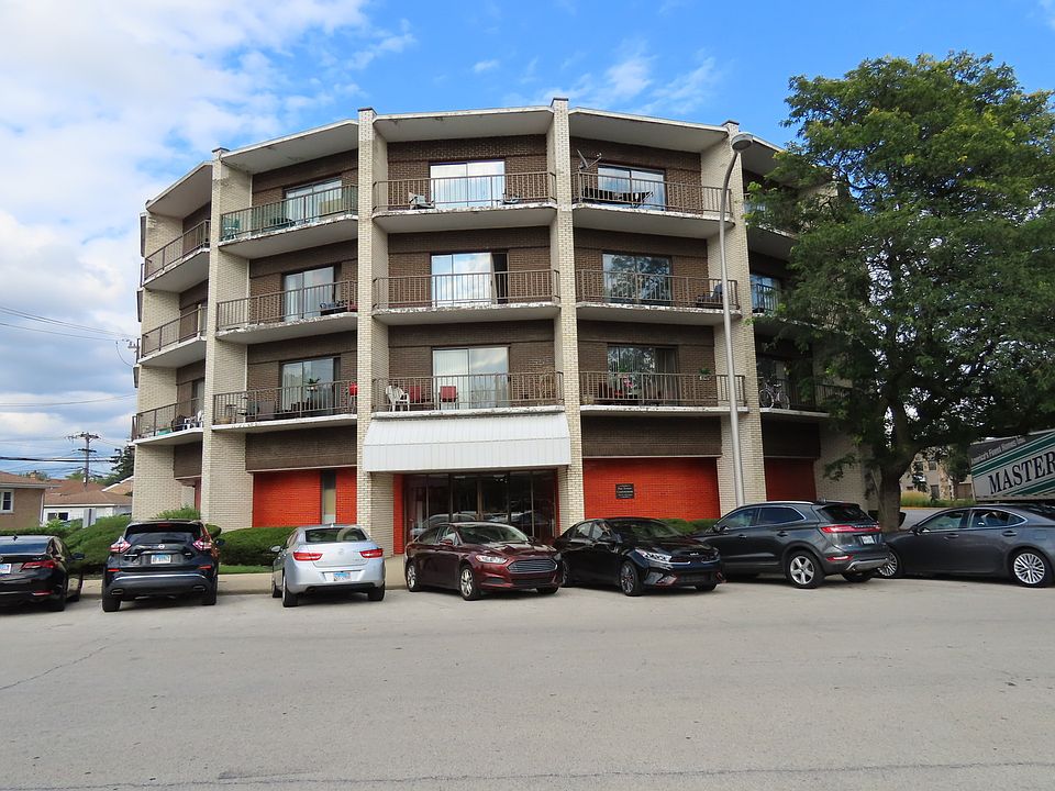1st image of 3900 W 95th St APT 303