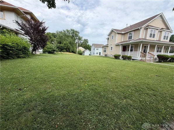 808 N Broadway St, Dayton, OH 45402