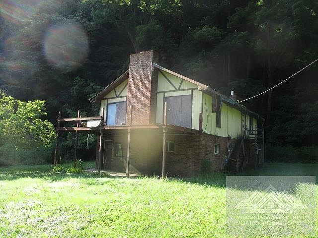1st image of 448 Jugneck Rd