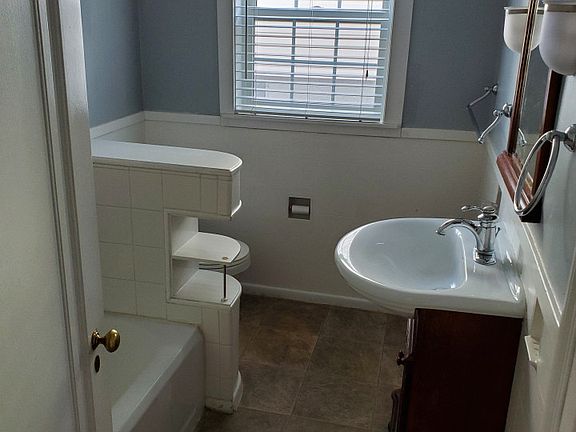 5th image of 1139 N 32nd St #1