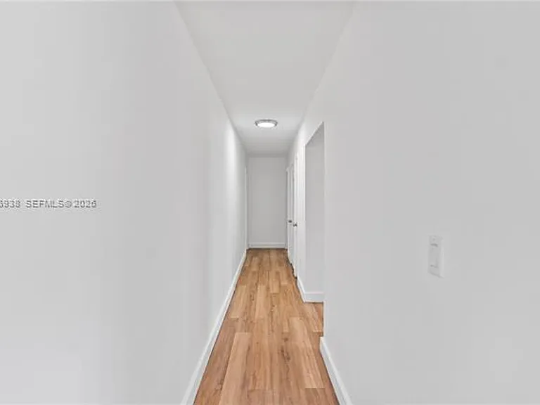 361 E 39th St #1 — Photo 15