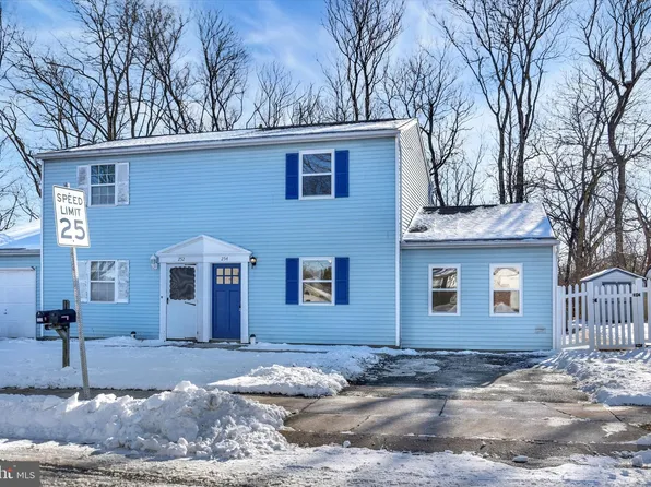 254 S Center St, Cleona, PA 17042