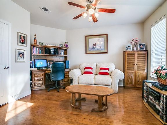 5th image of 2505 Chesapeake Dr