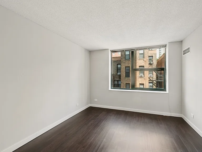West77 Apartments — Photo 67