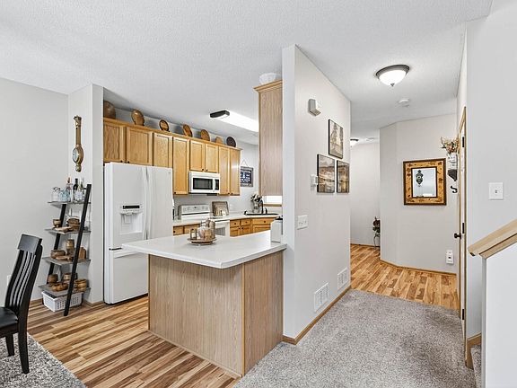 5th image of 5690 200th St W #202