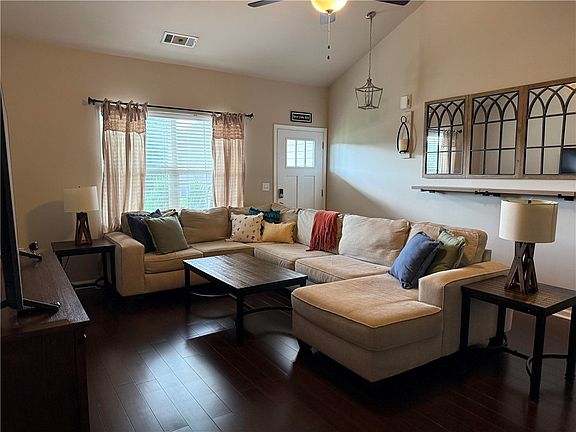 5th image of 206 Ashwood Ln