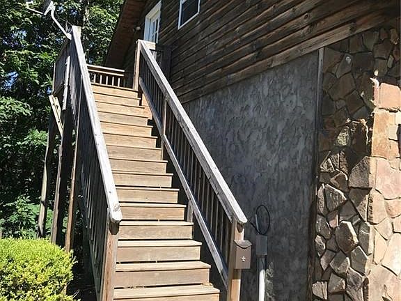 5th image of 327 Hunter Dr