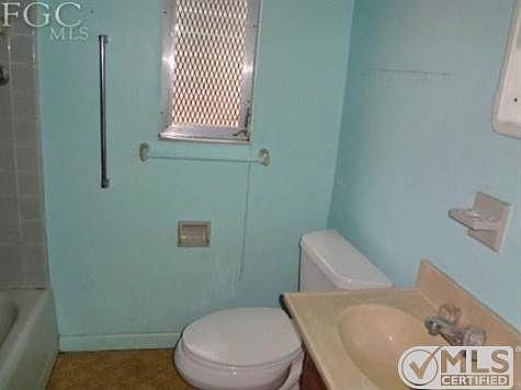 5th image of 2717 Royal Palm Ave