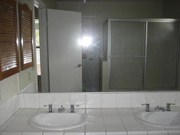 3rd image of 4704 Bannister Ln