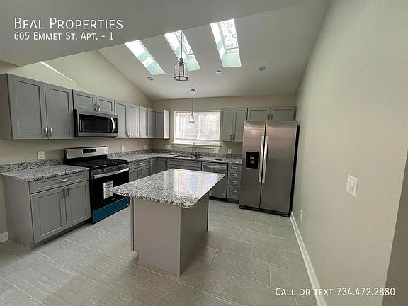 4th image of 605 Emmet St #1