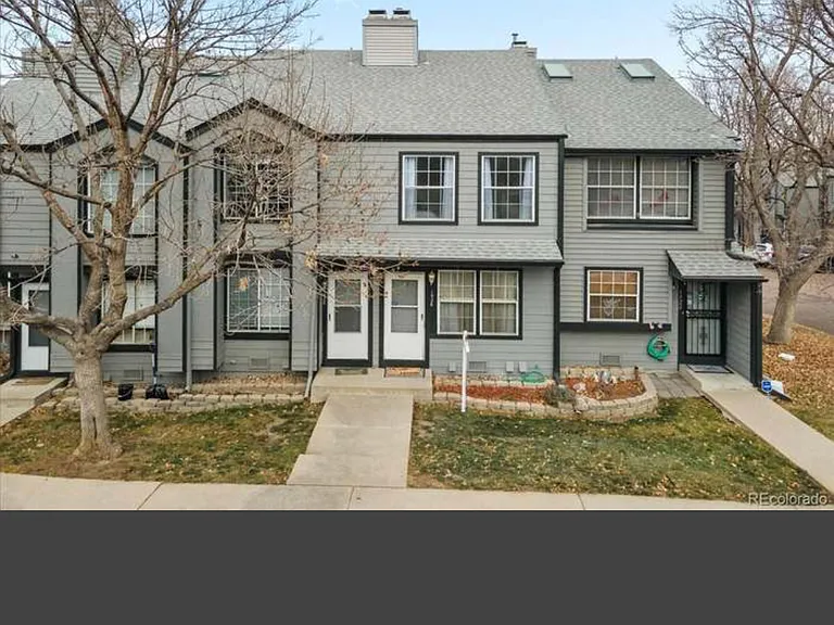 1926 Newland Ct — Photo 2