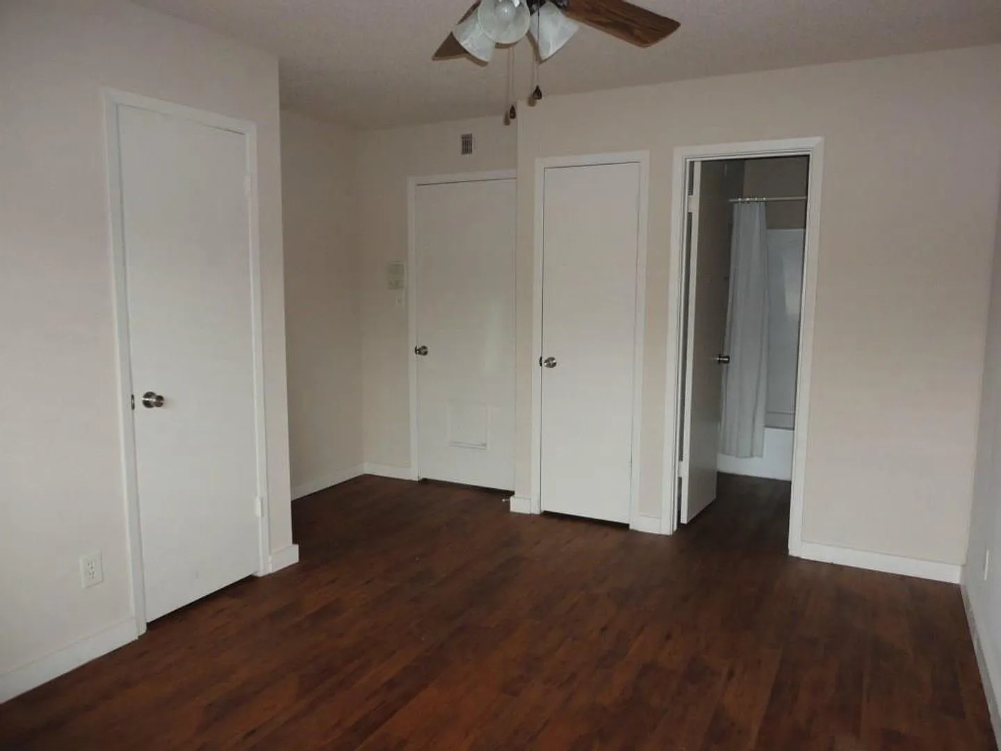 2 Bed 2 Bath — Photo 4