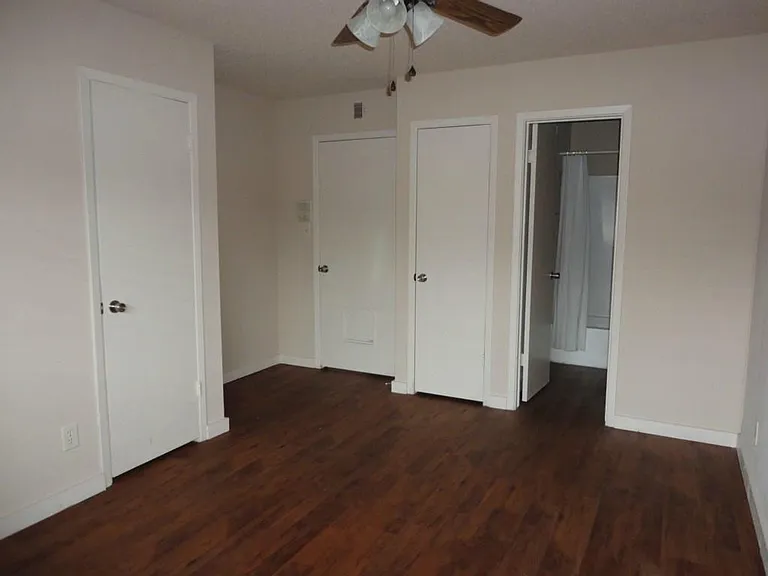 2200 San Gabriel St — Photo 4