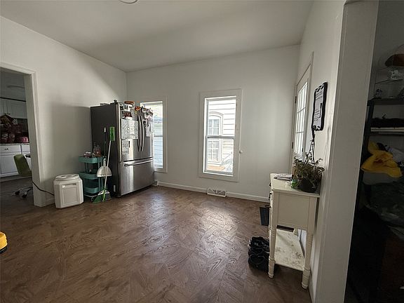 5th image of 2206 Cherry St