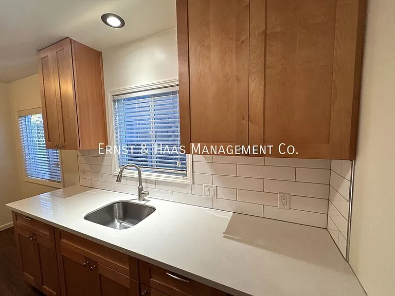 332 Magnolia Ave #A — Photo 8