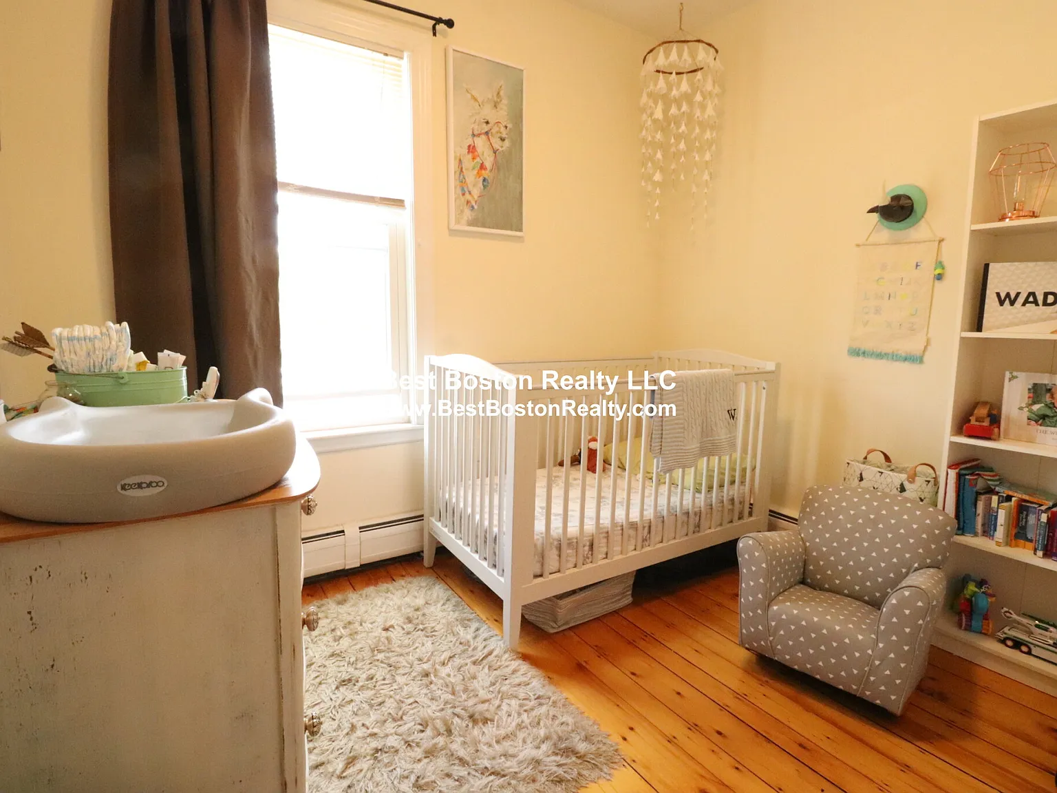 3 bed, 1.0 bath, 1100 sqft, $3,300 — Photo 4
