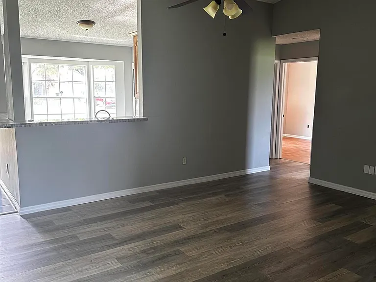 1021 SW Dubois Ave — Photo 9